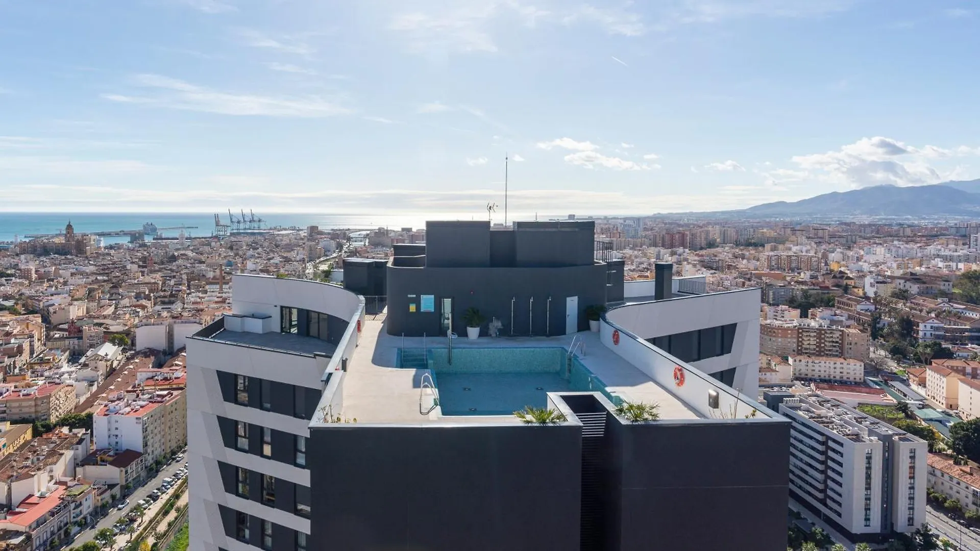 Skyline V Pool & Coworking By Ele Apartments Малага