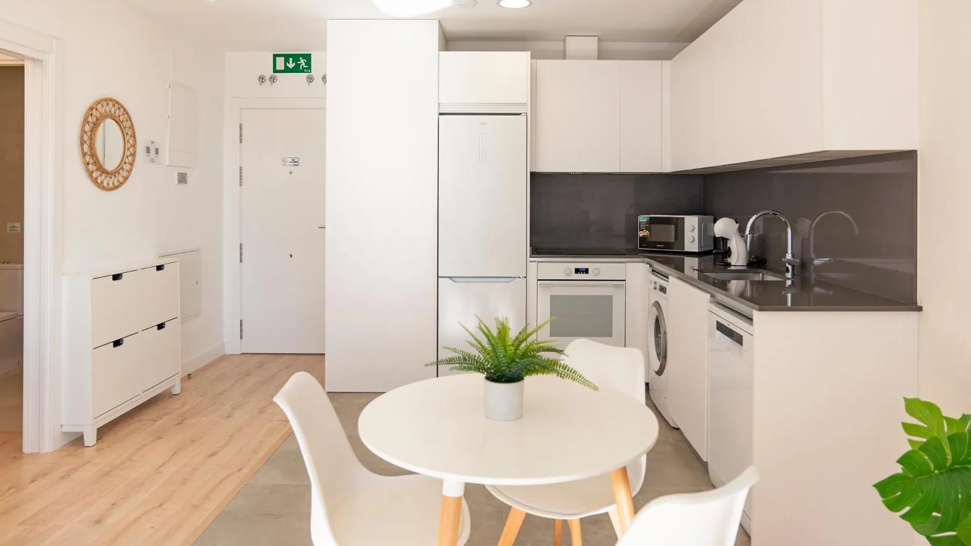 Skyline V Pool & Coworking By Ele Apartments Малага Испания